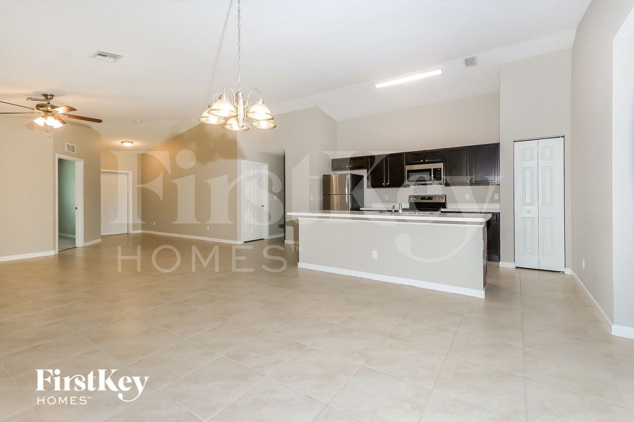 4522 Sw Savona Blvd - Photo 5 of 15