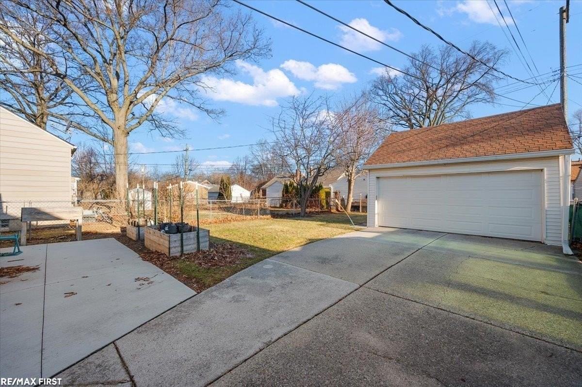 1444 Brys Dr - Photo 6 of 44