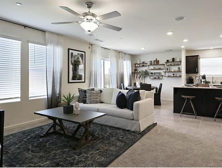 784 Jessie Dr - Photo 2 of 5