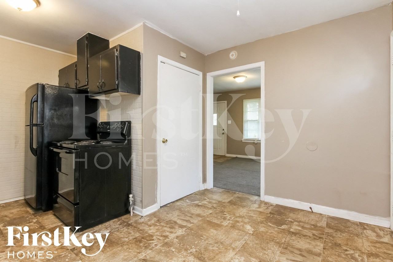 3605 N Sadlier Dr - Photo 7 of 15