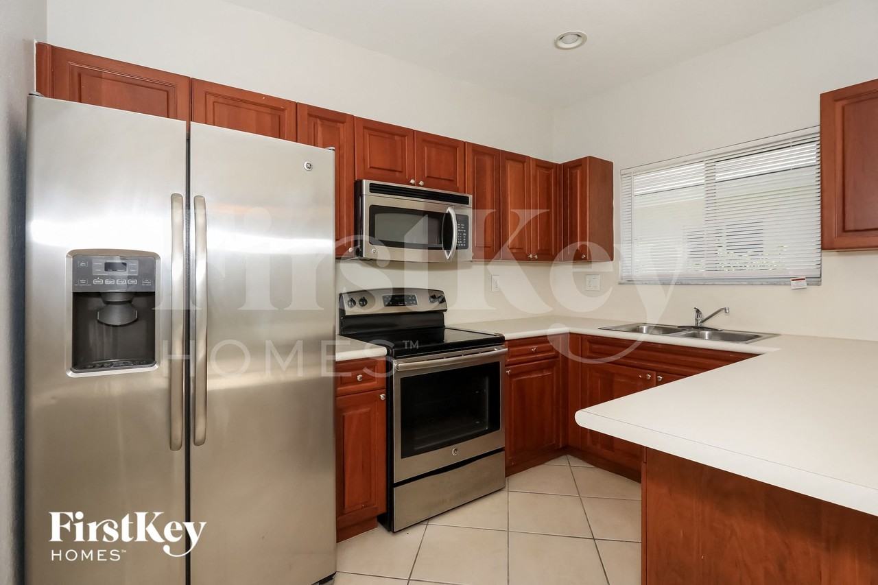 3168 Nestreet - Photo 6 of 15