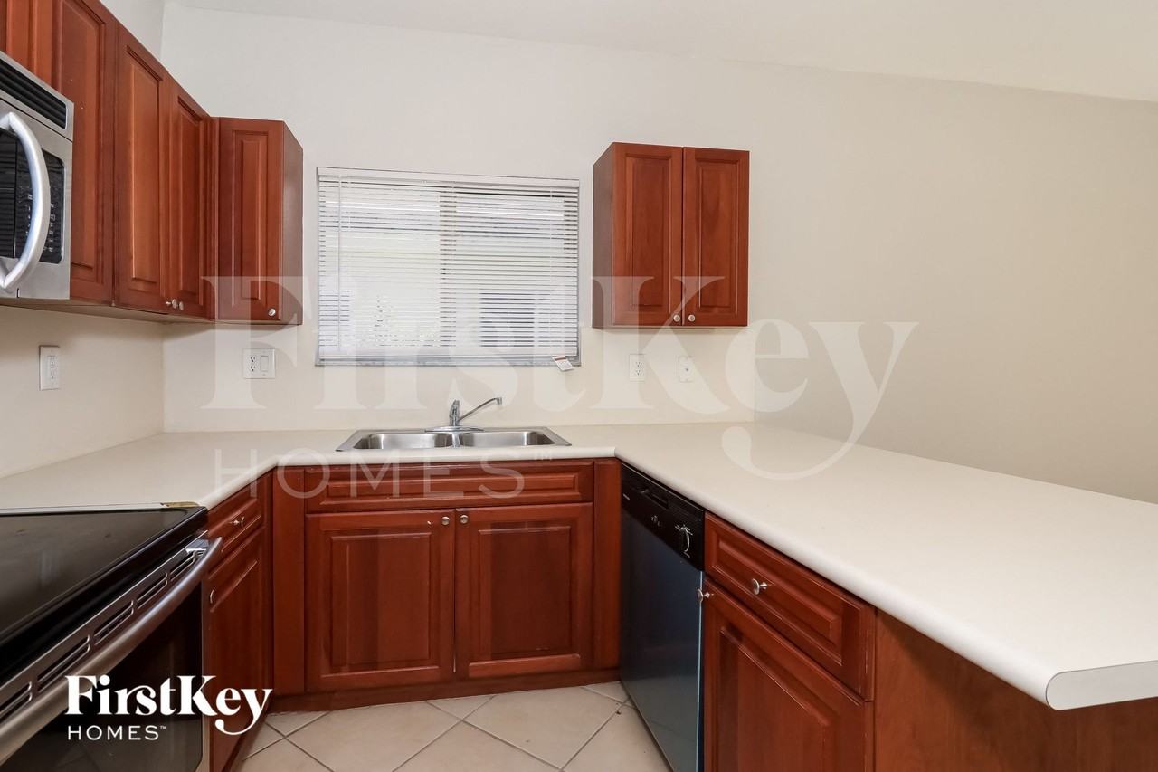 3168 Nestreet - Photo 7 of 15