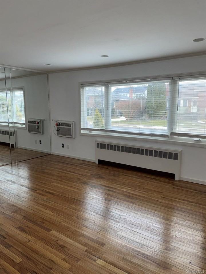 31 Evelyn Ln - Photo 2 of 15