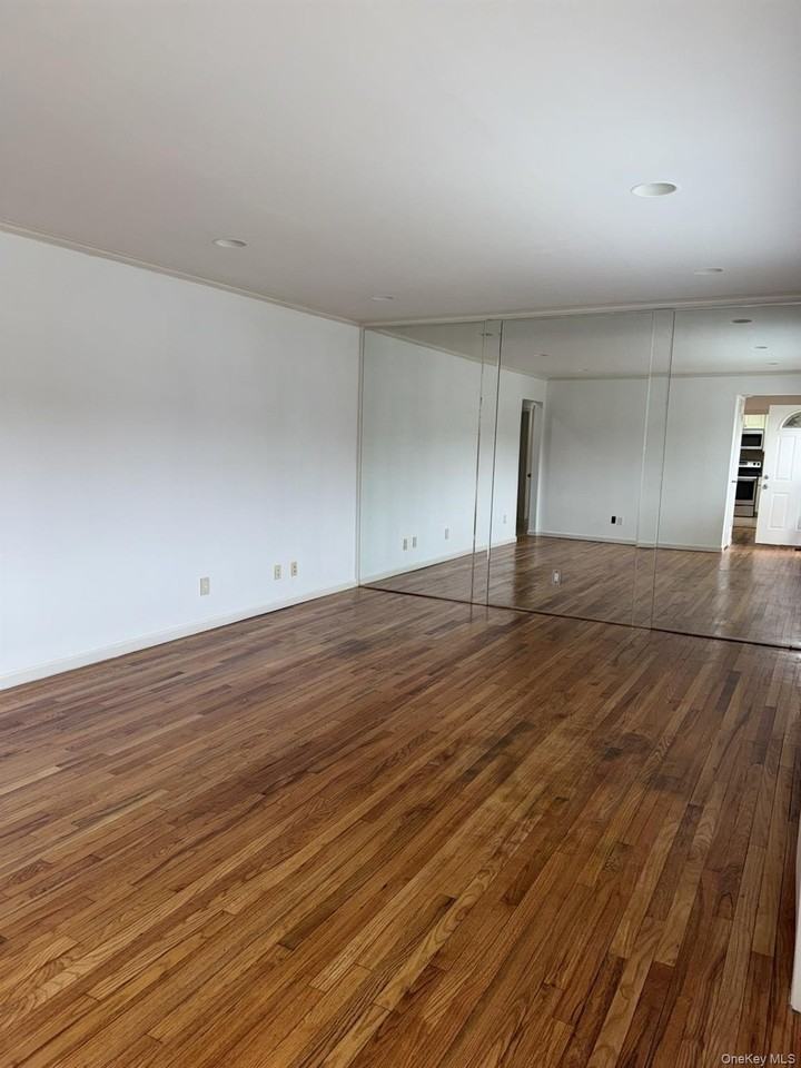 31 Evelyn Ln - Photo 3 of 15