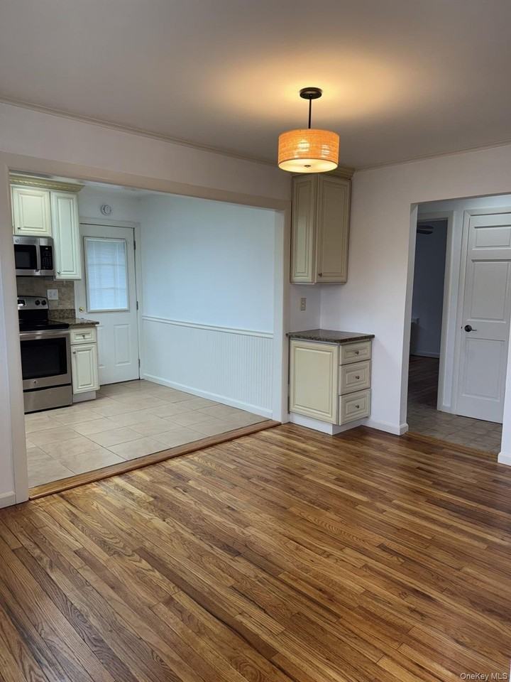 31 Evelyn Ln - Photo 5 of 15