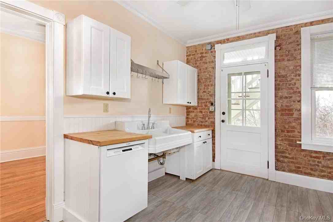 104 Main St Apt 2 - Photo 3 of 18