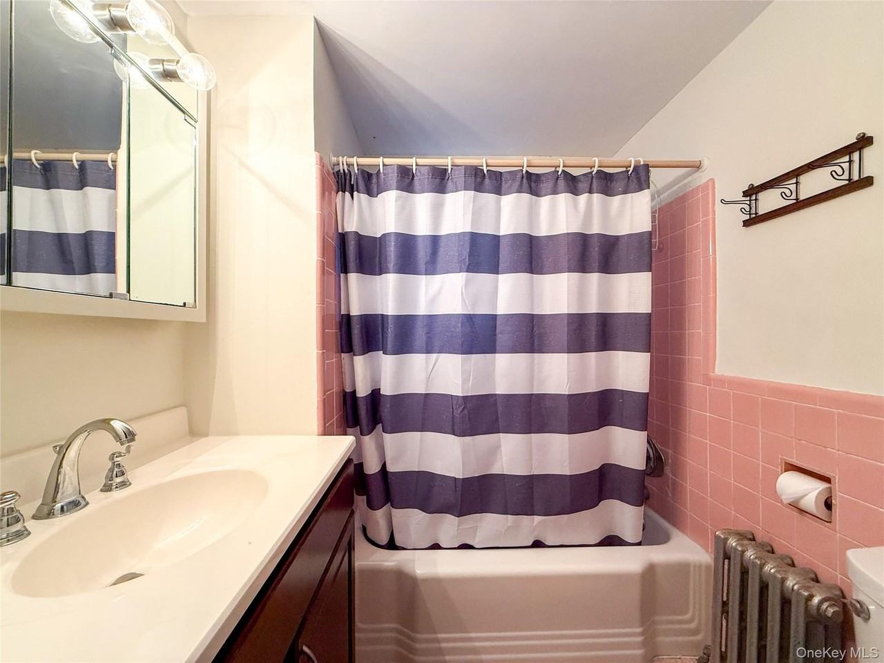 8415 Soundview Ave - Photo 7 of 8