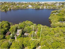 featured image of 8515 Soundview Ave