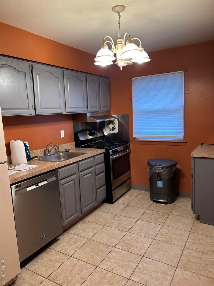 140 Meyer Oval Unit 140 - Photo 4 of 11