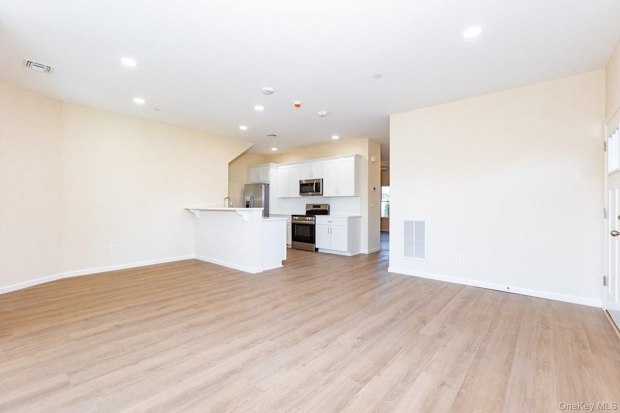 843 Lake Blvd Unit 301 - Photo 4 of 13