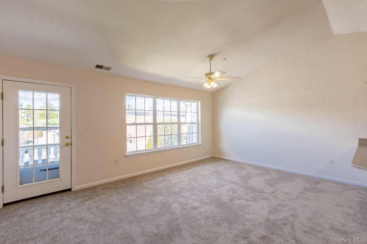 314 Flurry Ln - Photo 5 of 17