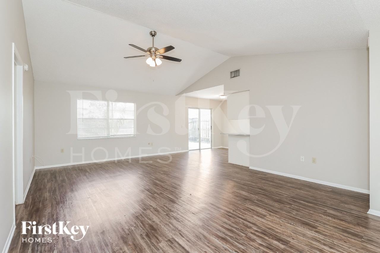 1095 Sunshine Way Sw - Photo 5 of 15