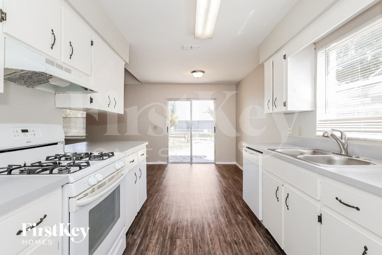 1095 Sunshine Way Sw - Photo 6 of 15