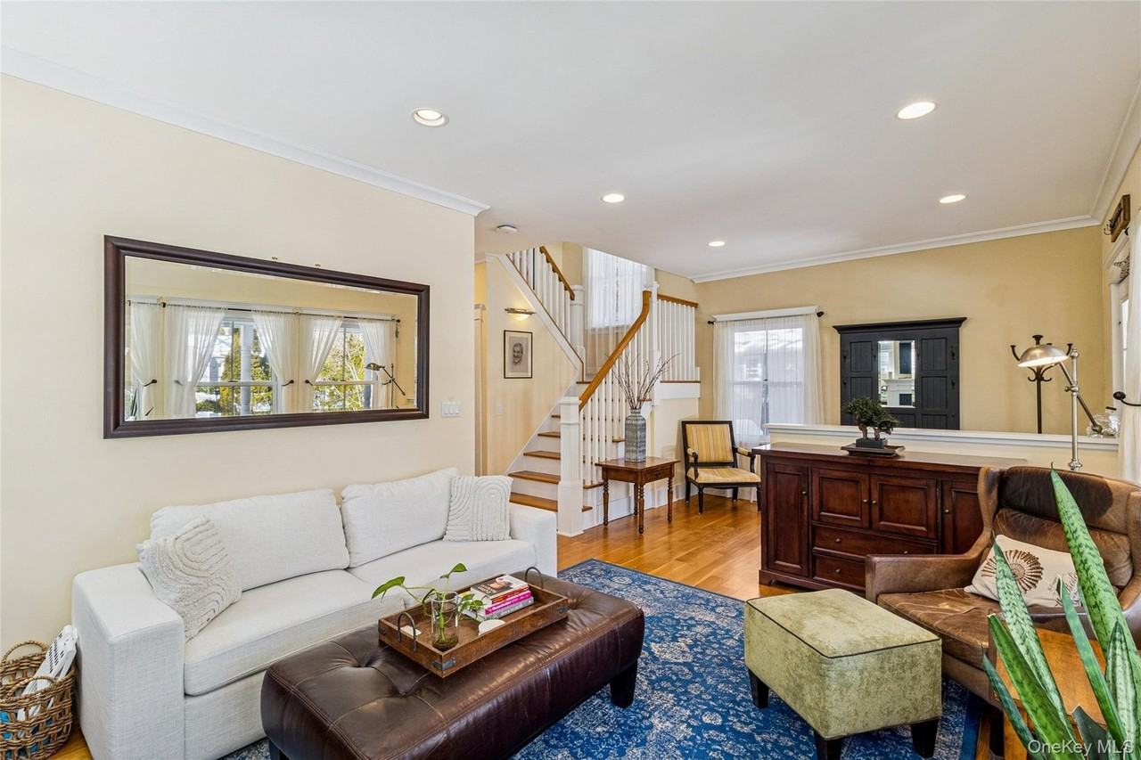 38 Baycrest Ave - Photo 4 of 21