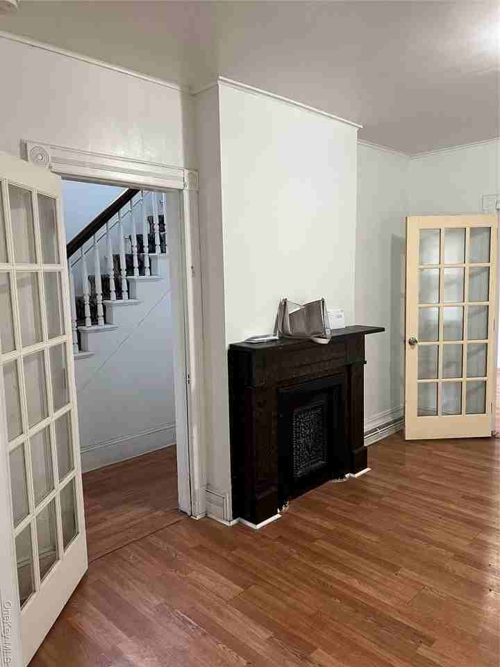 49 Orange St - Photo 4 of 24