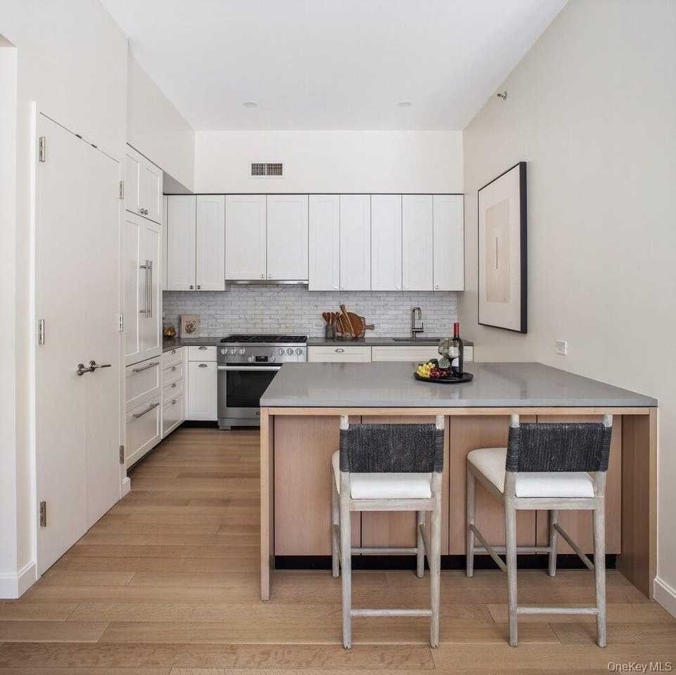 50 W 30th St #3E - Photo 2 of 8