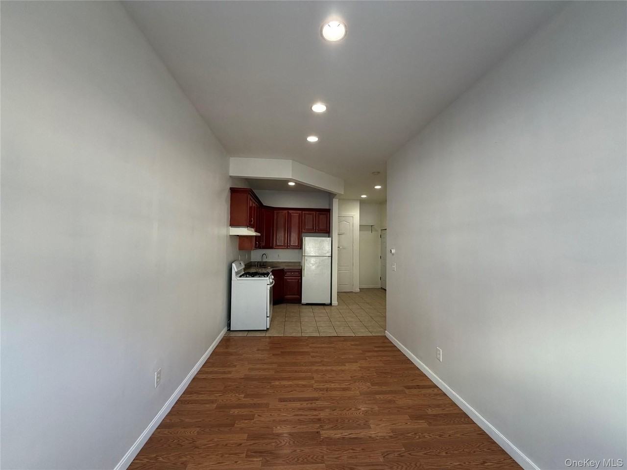 8628 80th St - Photo 3 of 5