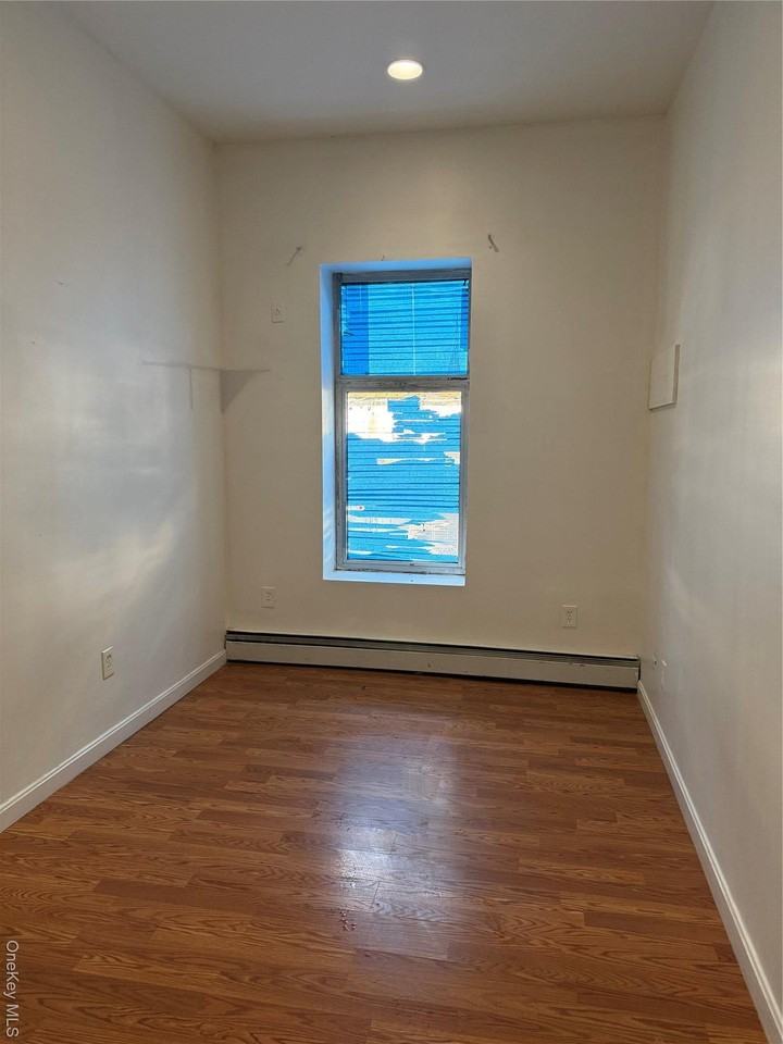 8628 80th St - Photo 5 of 5