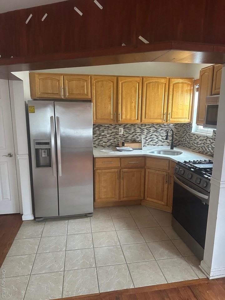 13104 140th St - Photo 4 of 11