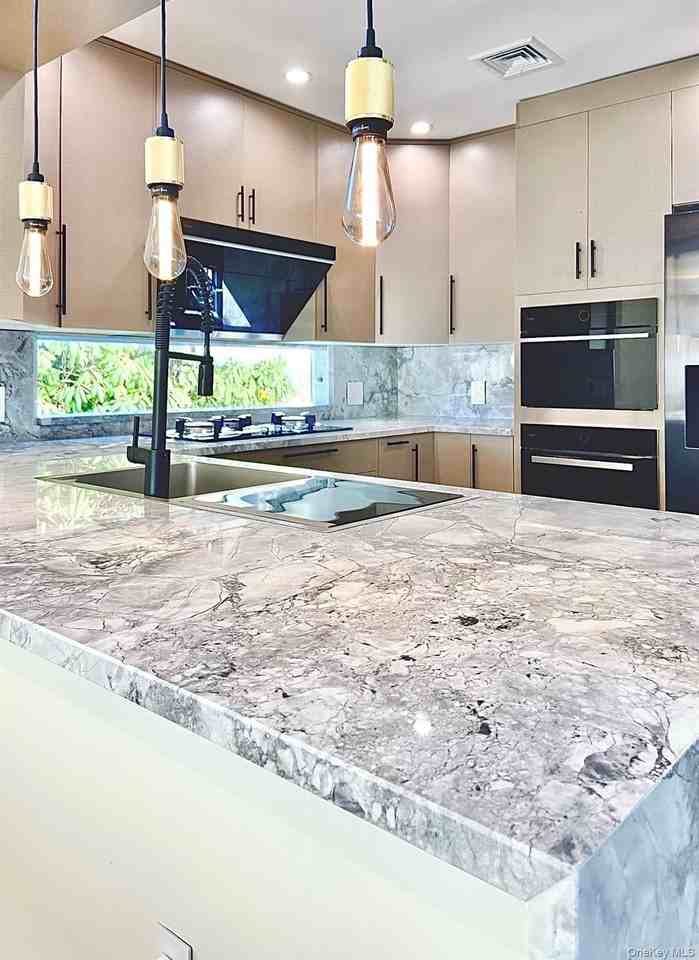 24 Irene Ln E - Photo 4 of 27