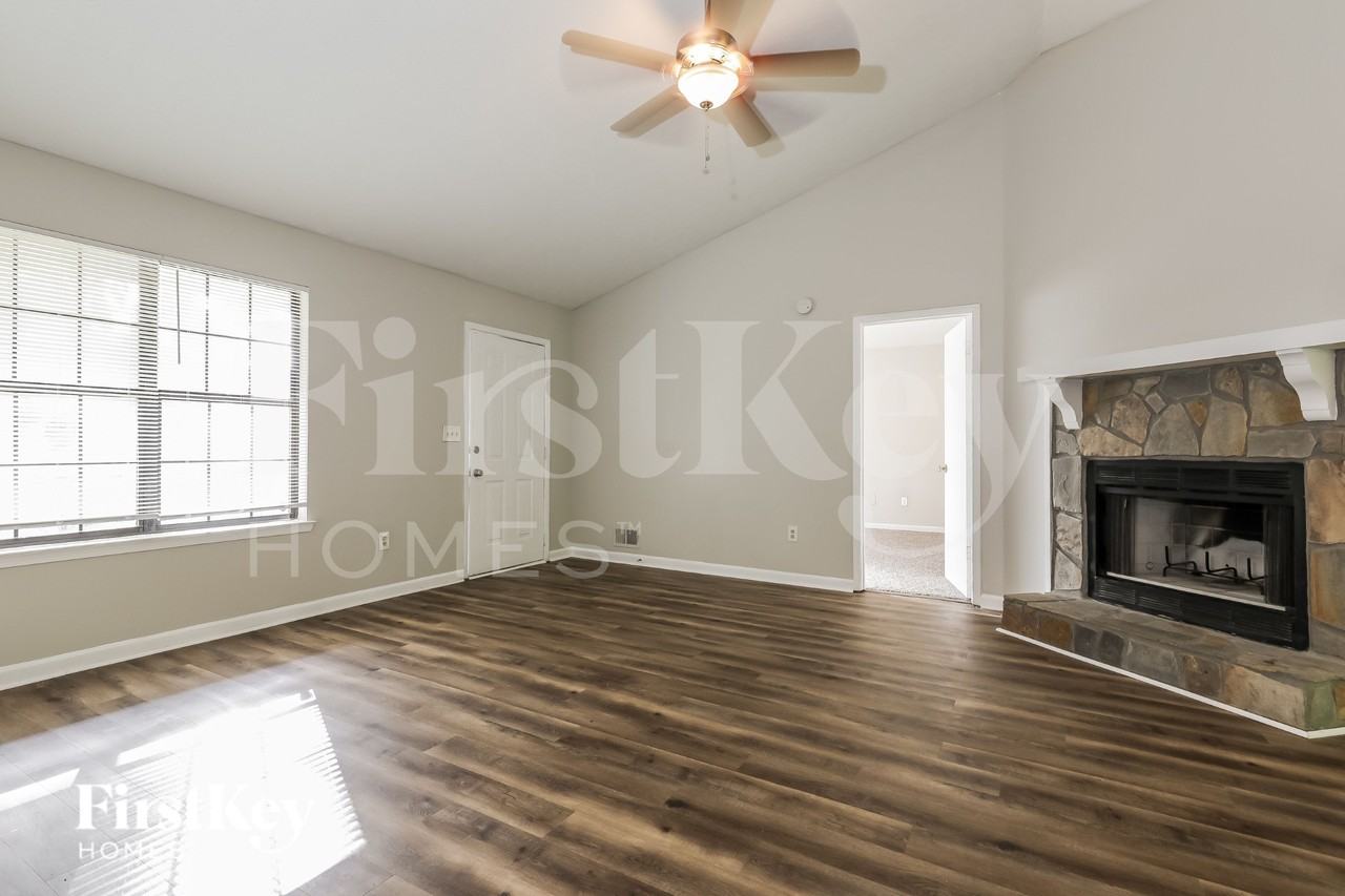 10485 Ace Ct - Photo 4 of 19