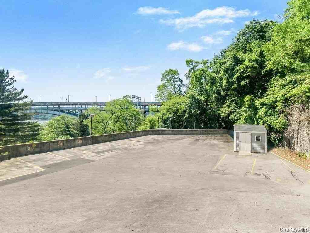 2287 Johnson Ave Apt 14d - Photo 5 of 6