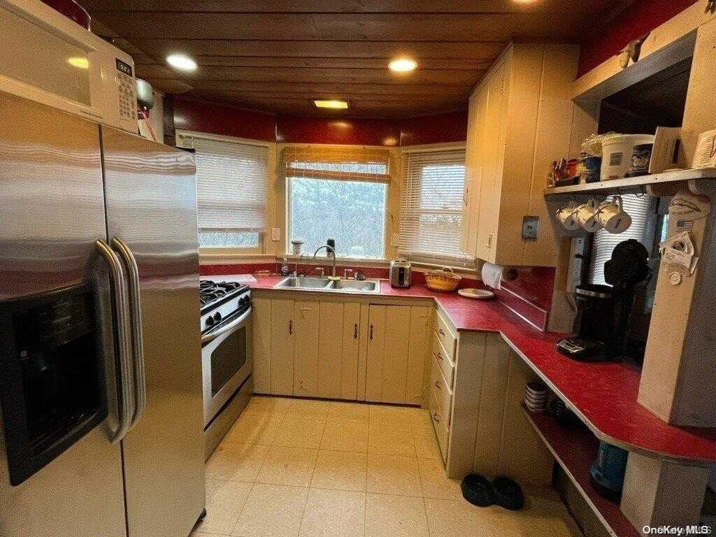 7 E End Walk - Photo 4 of 12