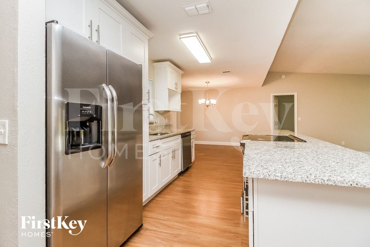 1013 Taproot Dr - Photo 7 of 15