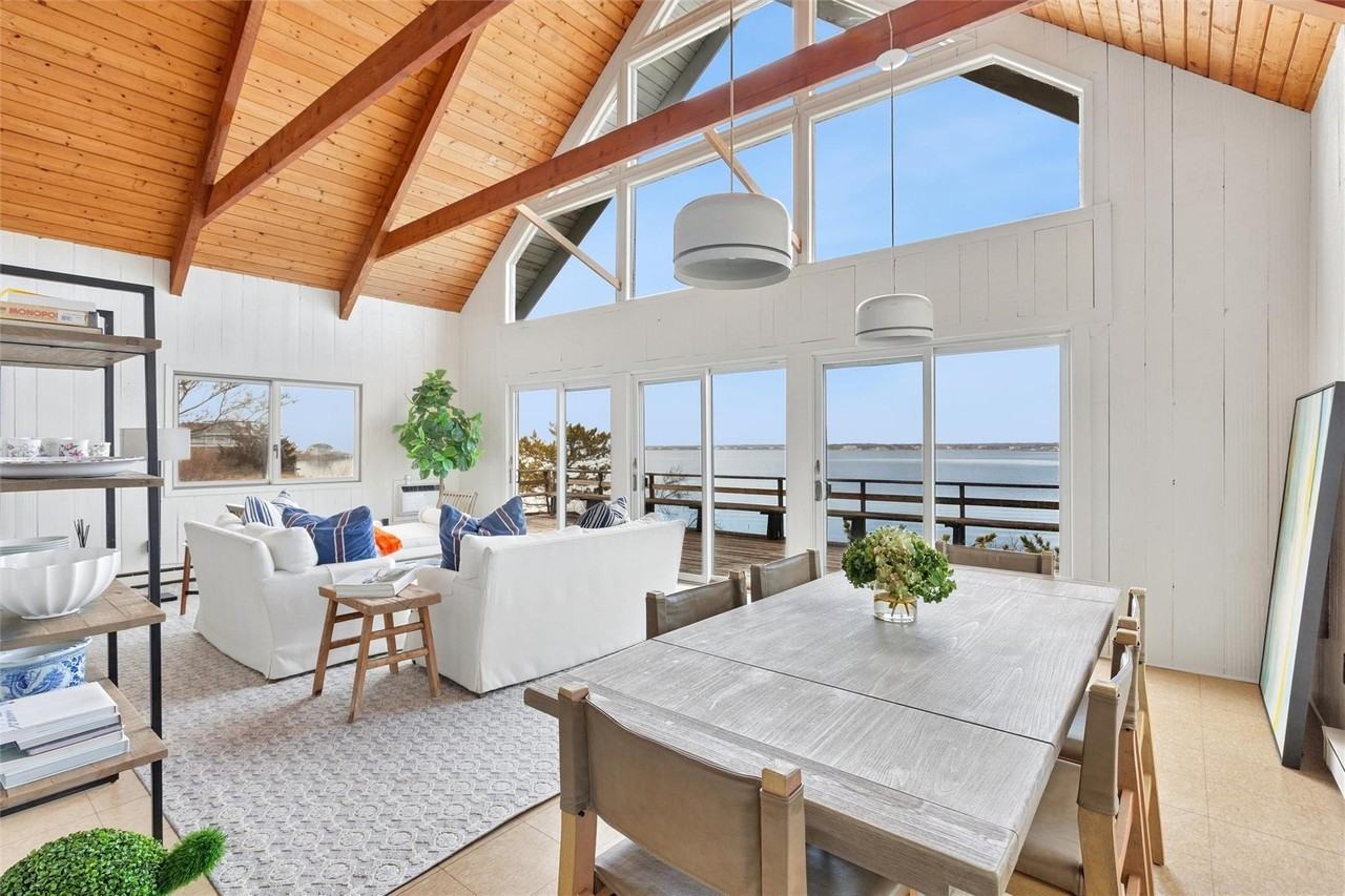 298 Dune Rd - Photo 2 of 35