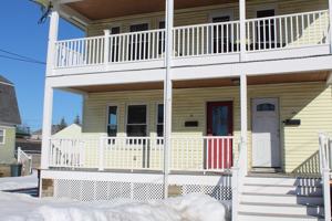 featured image of 18 Sherwood Rd Unit 1