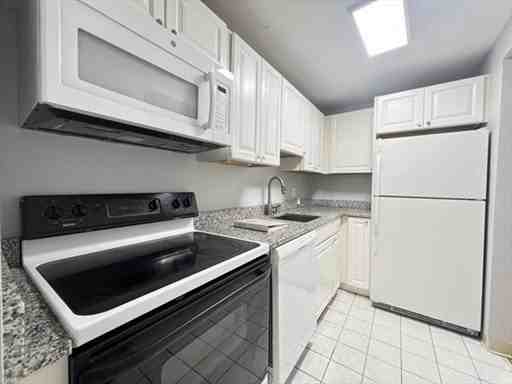 54 Fountain Ln Apt 5 - Photo 4 of 14