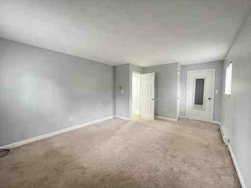 54 Fountain Ln Apt 5 - Photo 6 of 14