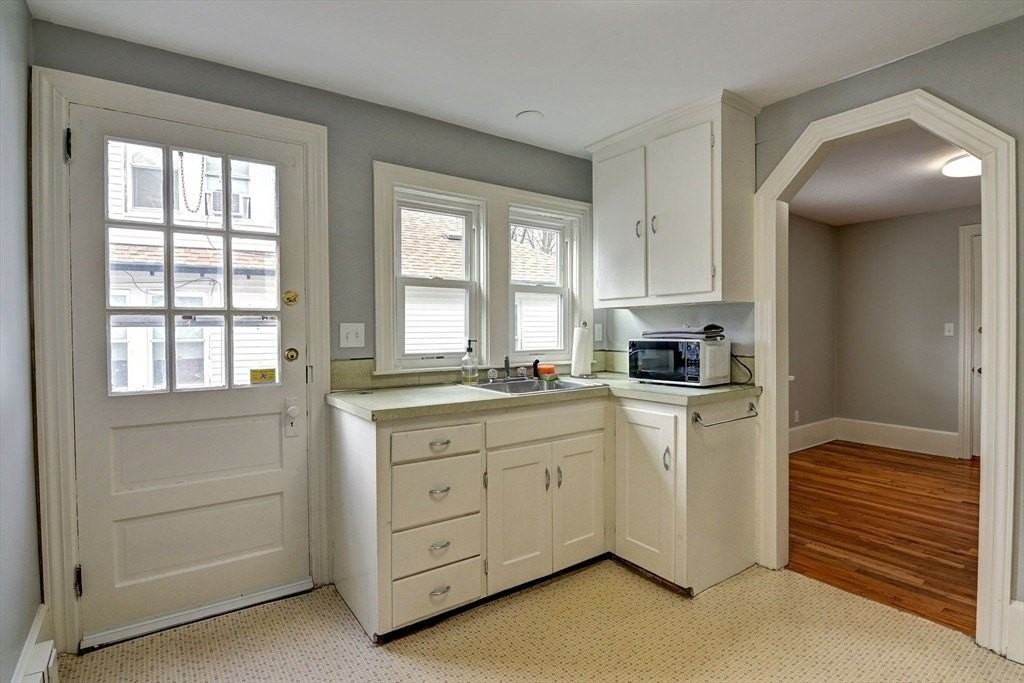 317 Elmwood Ave - Photo 7 of 35