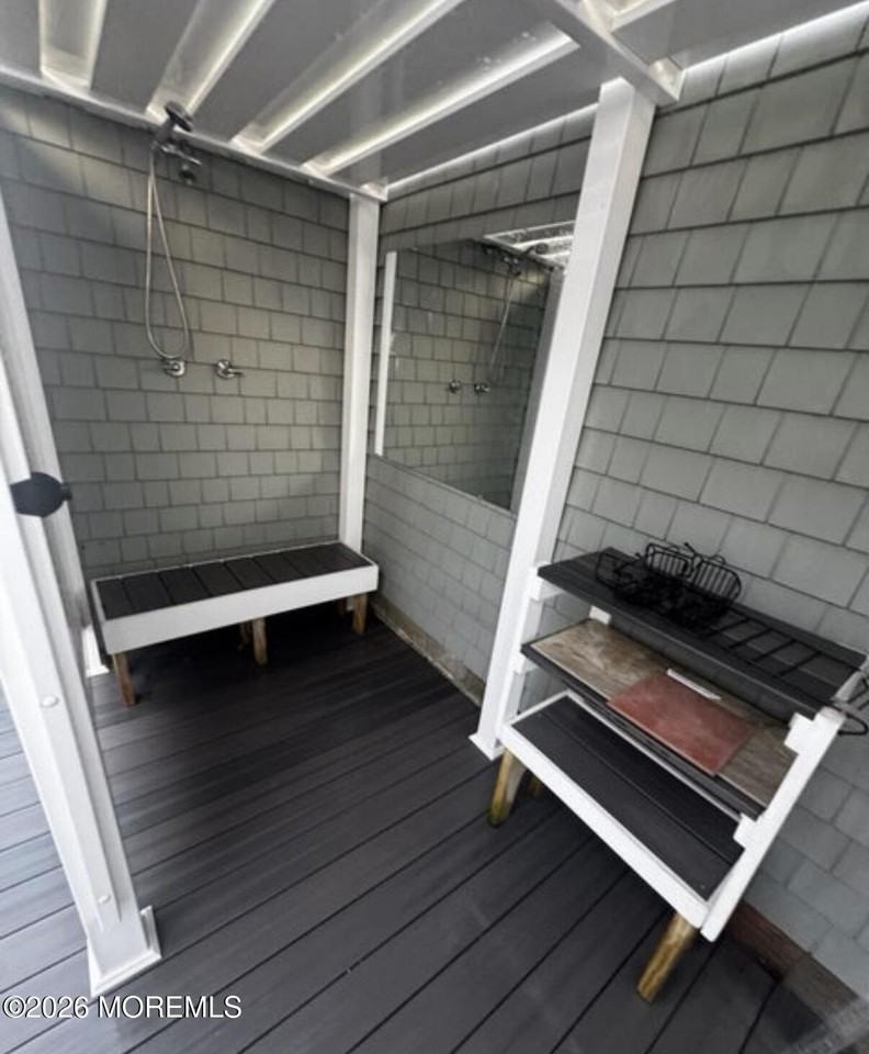 106 Surf Dr - Photo 5 of 32