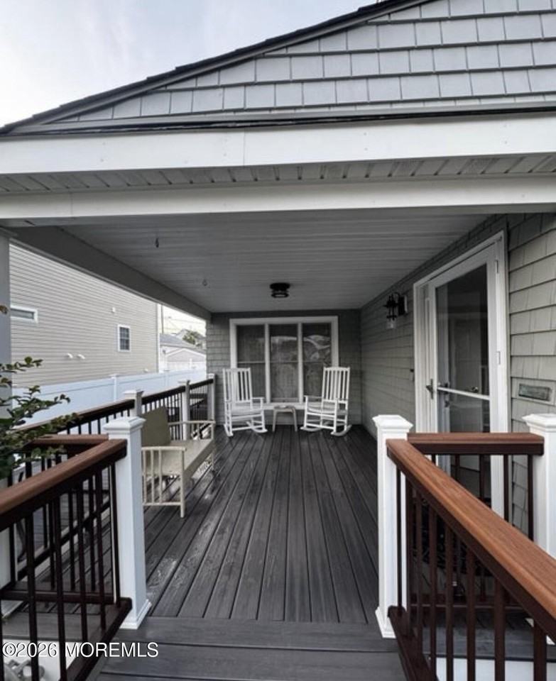 106 Surf Dr - Photo 7 of 32