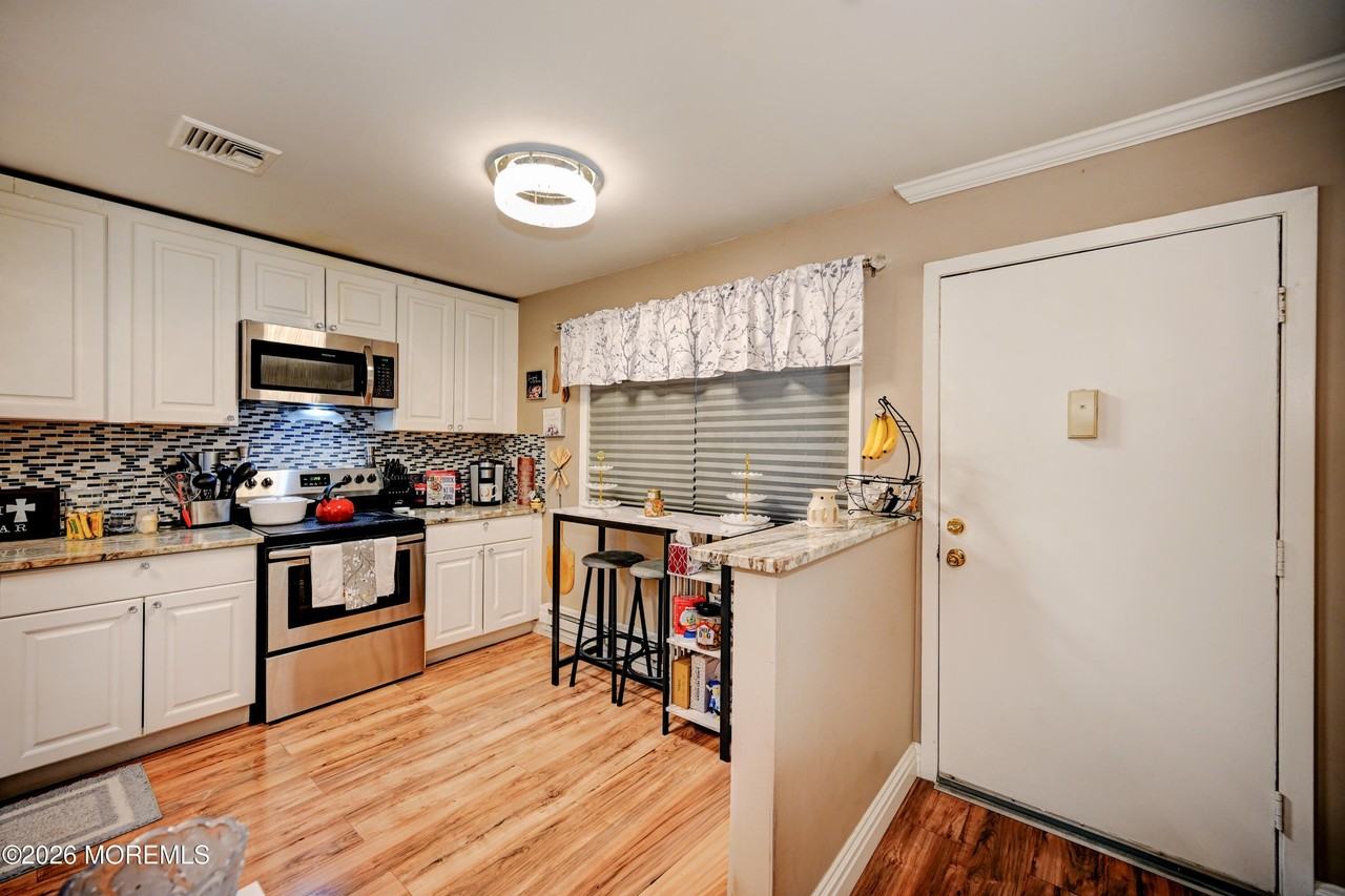 88 Arrowood Rd Unit B - Photo 5 of 29