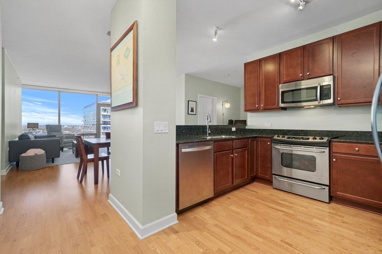 100 E 14th St Apt 2309 - Photo 4 of 27