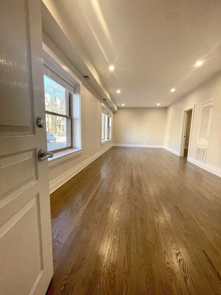 2539 W Iowa St Apt 3 - Photo 2 of 19