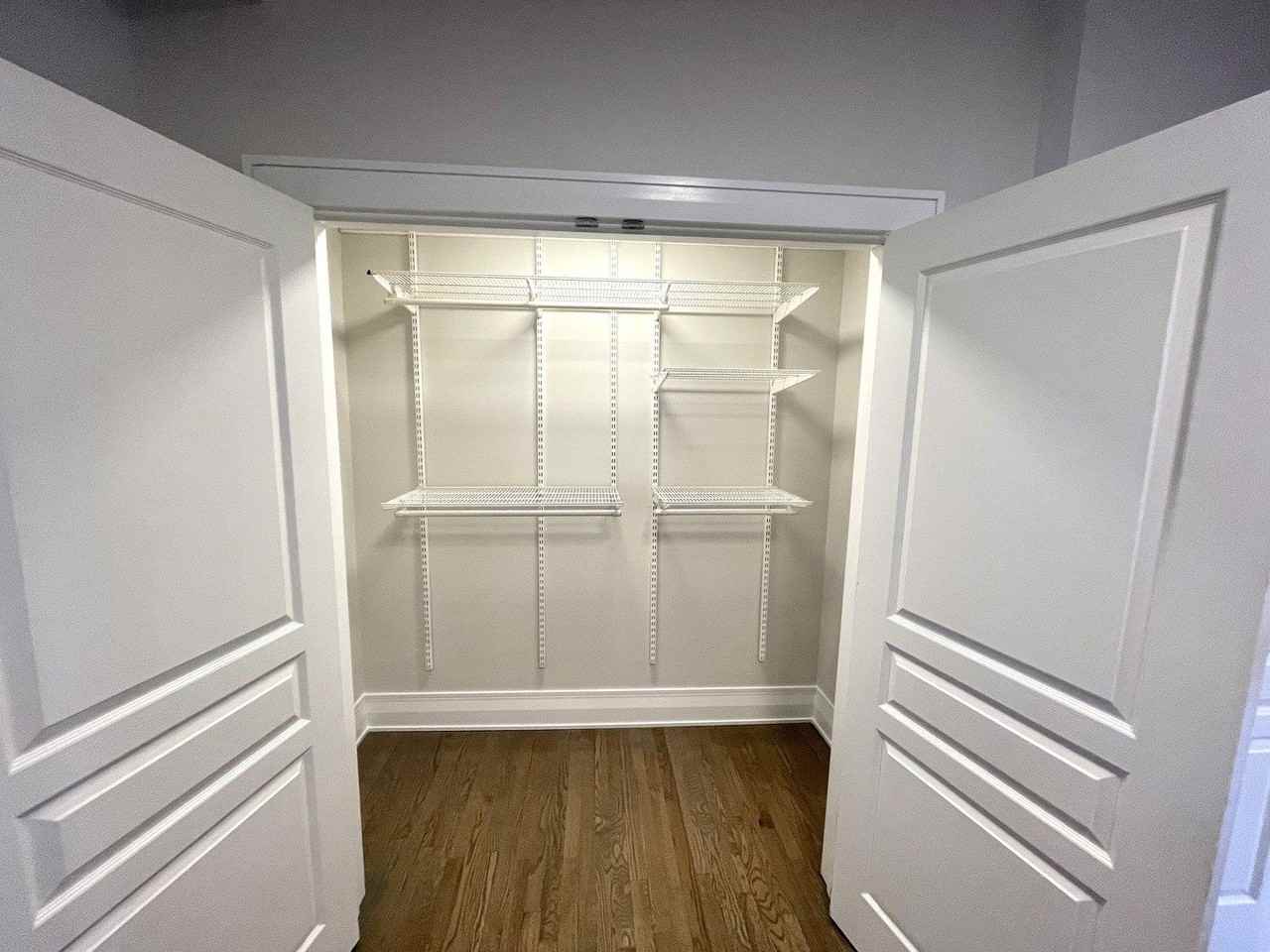 2539 W Iowa St Apt 3 - Photo 4 of 19