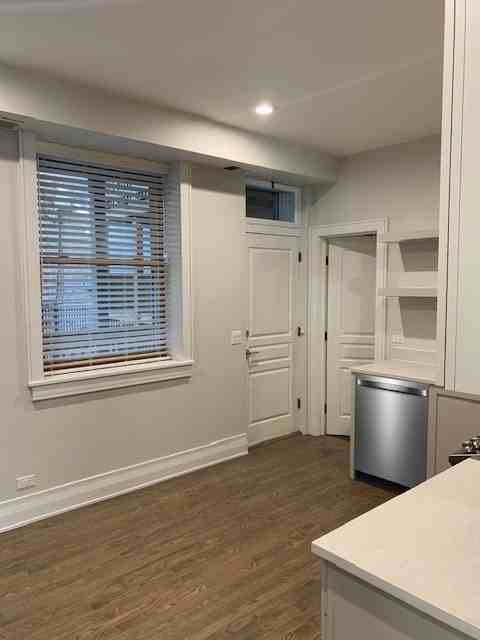 2539 W Iowa St Apt 3 - Photo 6 of 19