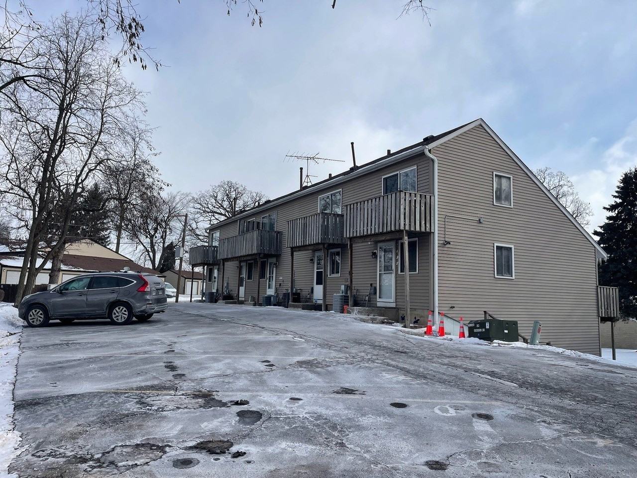 149 Forest Ave Apt D - Photo 2 of 44