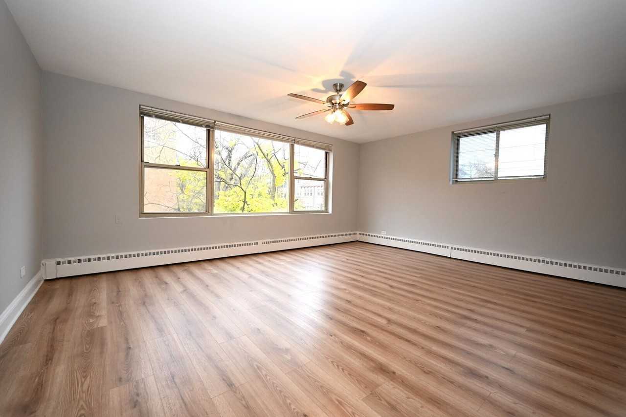 6833 N Oakley Ave Apt 2a - Photo 4 of 17