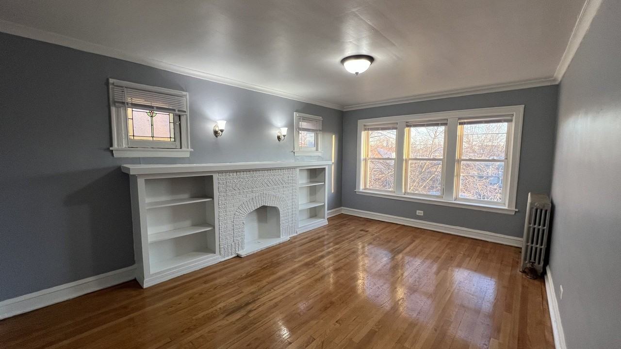 4140 W Kamerling Ave Apt 3f - Photo 2 of 6