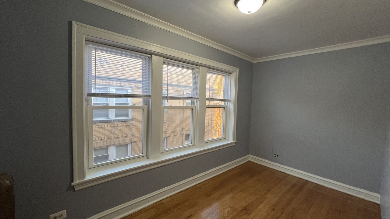 4140 W Kamerling Ave Apt 3f - Photo 3 of 6