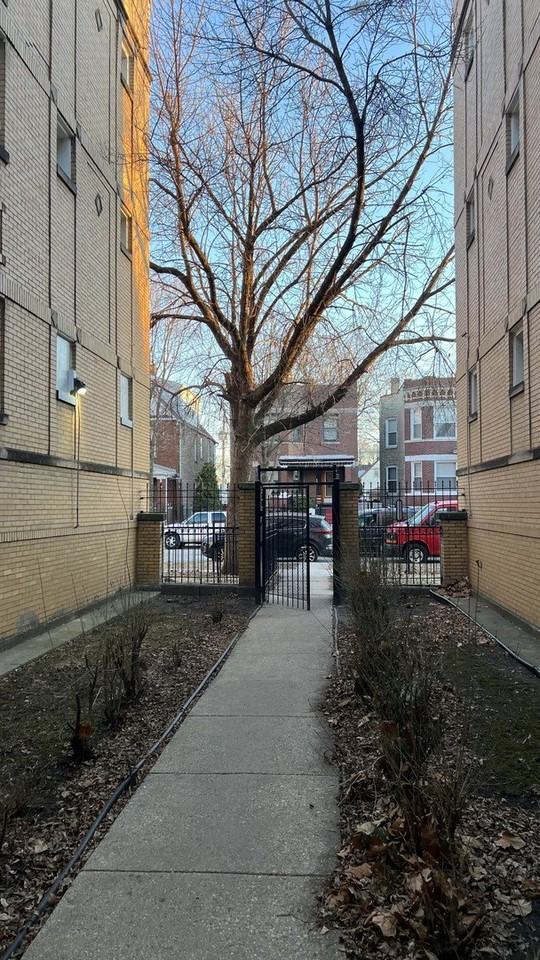 4140 W Kamerling Ave Apt 3f - Photo 6 of 6