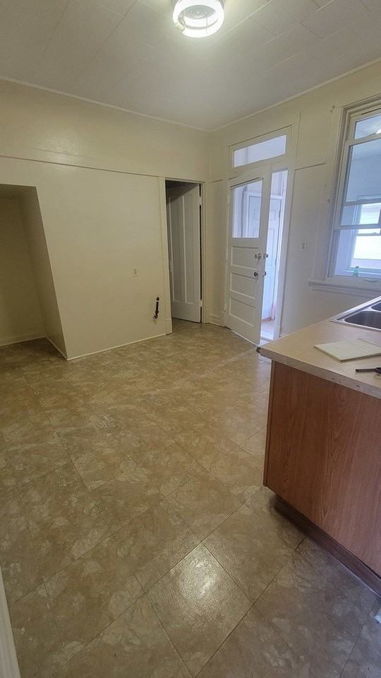 3020 N Lavergne Ave Unit 2 - Photo 4 of 7