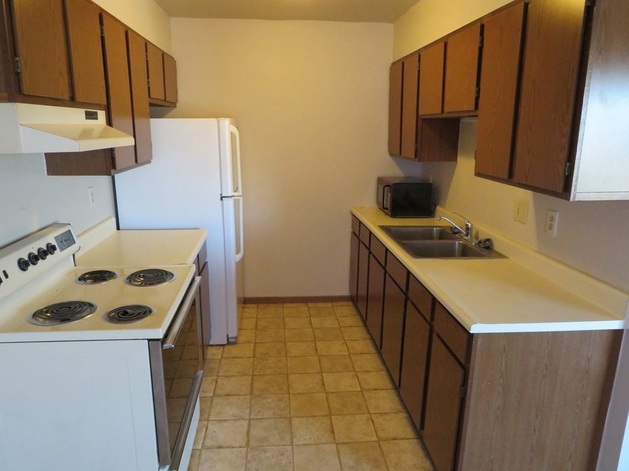 2304 Ashland Dr Apt 3 - Photo 5 of 14