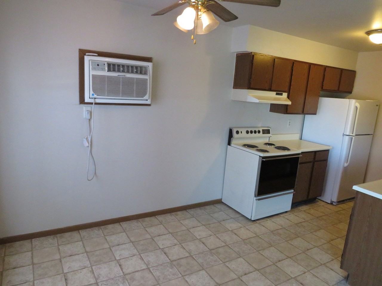 2304 Ashland Dr Apt 3 - Photo 6 of 14