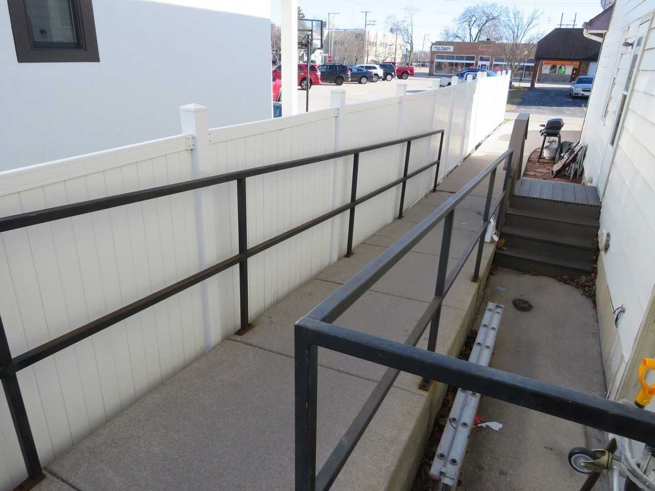 115 E North St Apt 1 - Photo 2 of 14