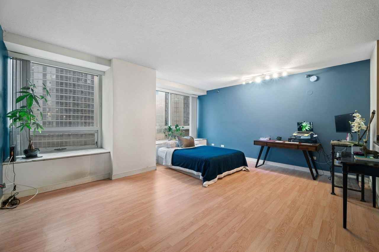 512 N Mcclurg Ct Apt 708 - Photo 4 of 21